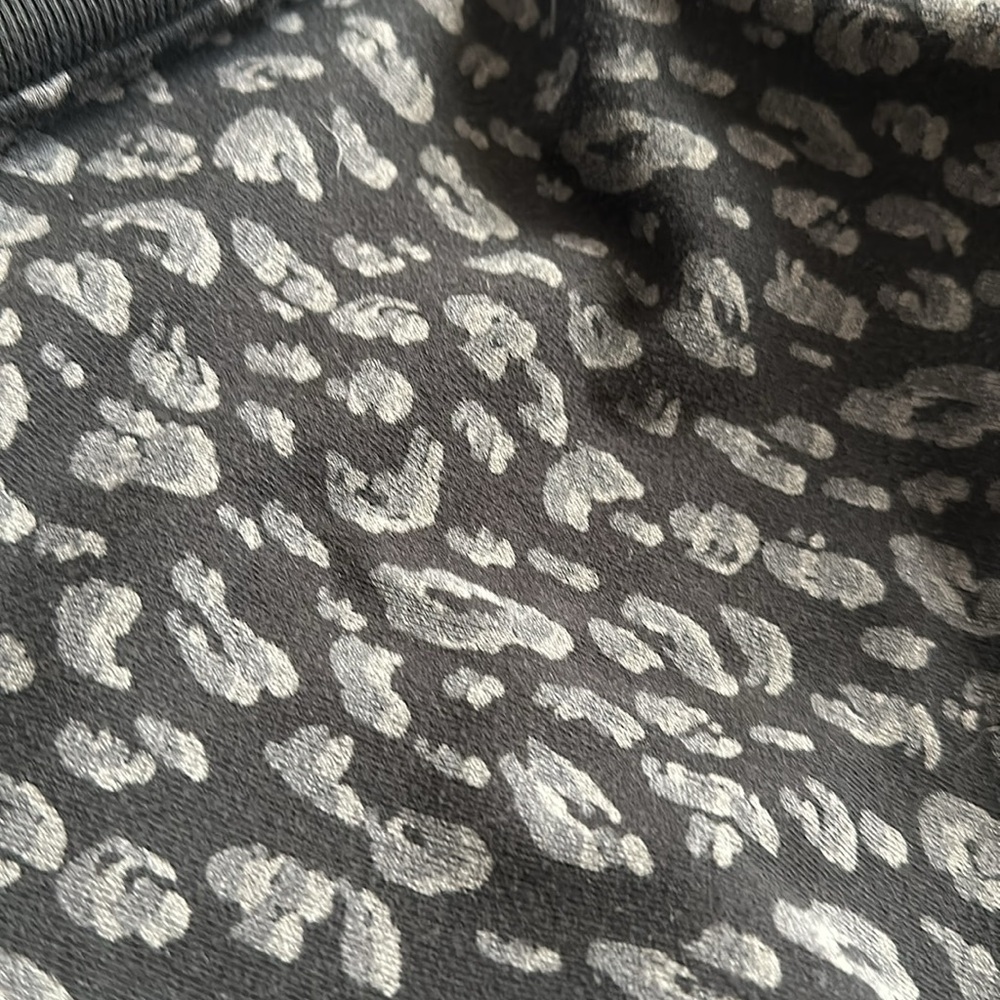 Old Navy Cheetah-Print Pullover - Picture 6 of 7